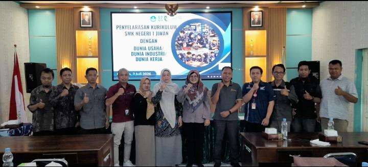 SMK Negeri 1 Jiwan Gelar Penyelarasan Kurikulum Bersama Dunia Usaha dan Industri